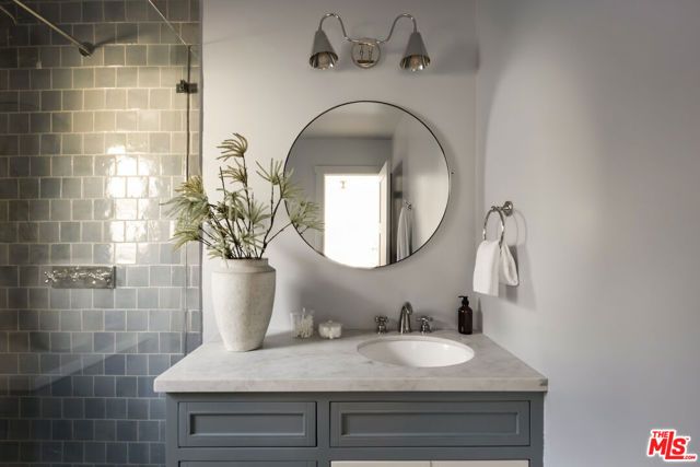 1411 Armadale Avenue, Los Angeles, CA 90042