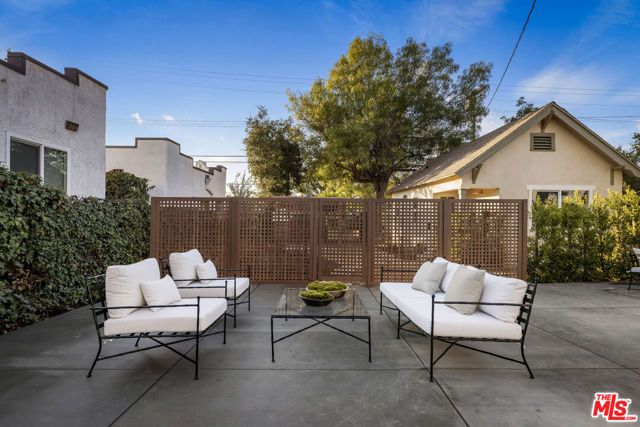 1411 Armadale Avenue, Los Angeles, CA 90042