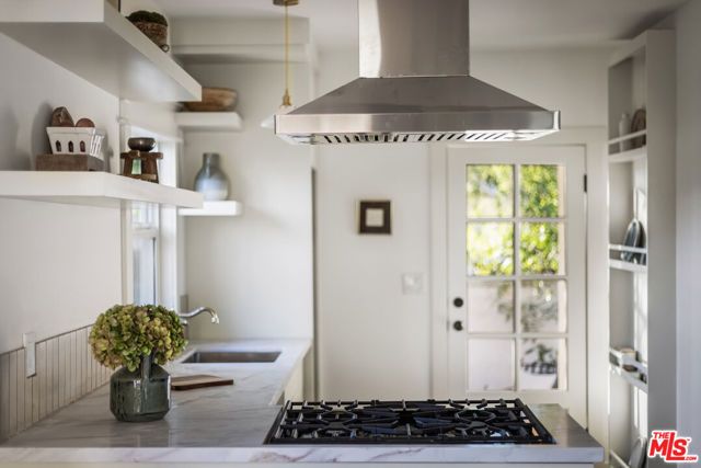 1411 Armadale Avenue, Los Angeles, CA 90042