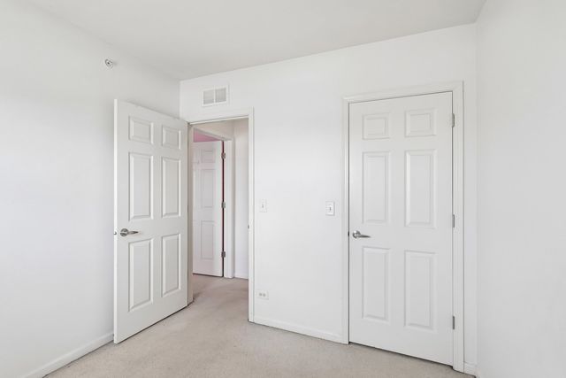 5241 W Galewood Avenue, Chicago, IL 60639