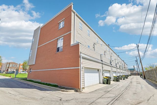 5241 W Galewood Avenue, Chicago, IL 60639