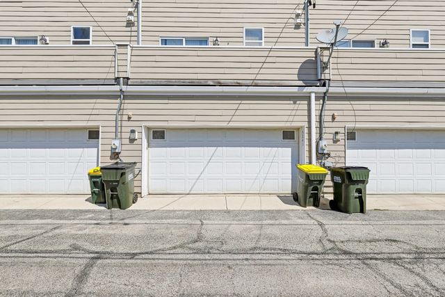 5241 W Galewood Avenue, Chicago, IL 60639