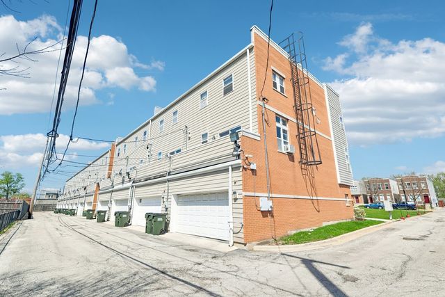 5241 W Galewood Avenue, Chicago, IL 60639