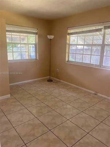 8341 NW 25th St, Sunrise, FL 33322