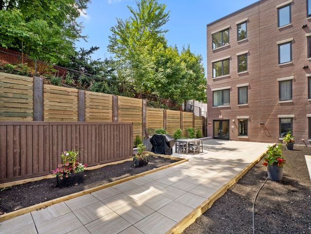 249 Corey Rd 401, Boston, MA 02135