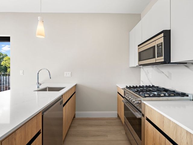 249 Corey Rd 401, Boston, MA 02135