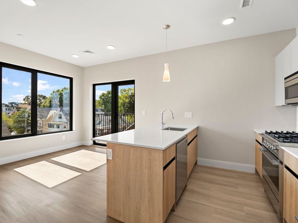 249 Corey Rd 401, Boston, MA 02135