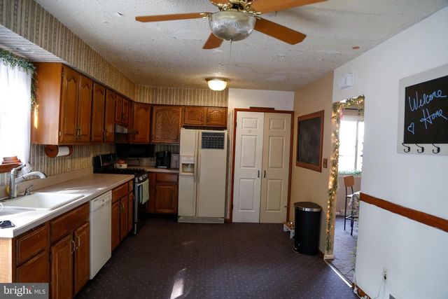 923 COACH RD, Blackwood, NJ 08012