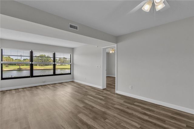 22 Plantation Drive 106, Vero Beach, FL 32966