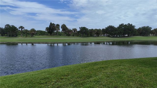 22 Plantation Drive 106, Vero Beach, FL 32966