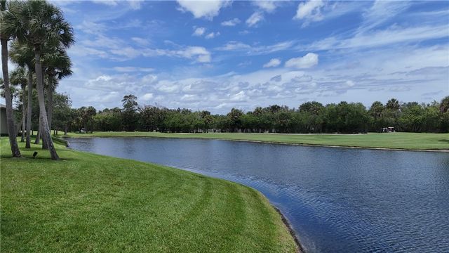 22 Plantation Drive 106, Vero Beach, FL 32966