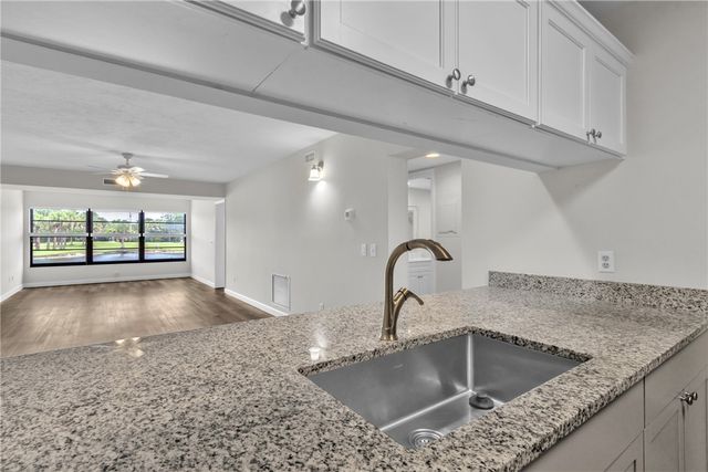 22 Plantation Drive 106, Vero Beach, FL 32966