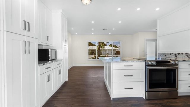 1041 SW 4th Street, Boca Raton, FL 33486
