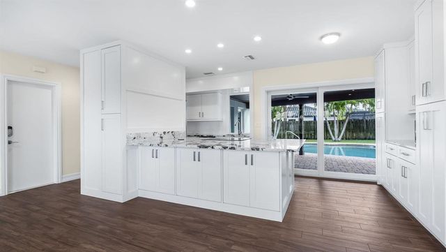 1041 SW 4th Street, Boca Raton, FL 33486