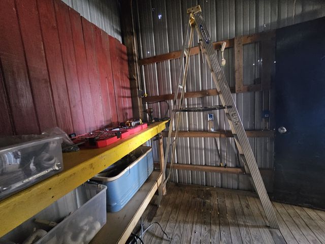 1008 Wc Pickett, Clifton, TN 38425