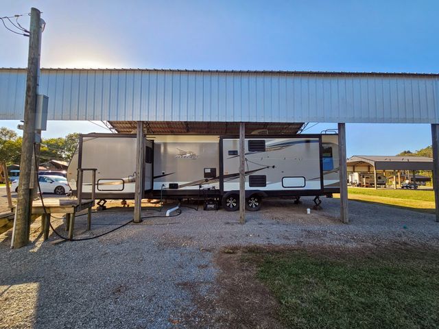 1008 Wc Pickett, Clifton, TN 38425