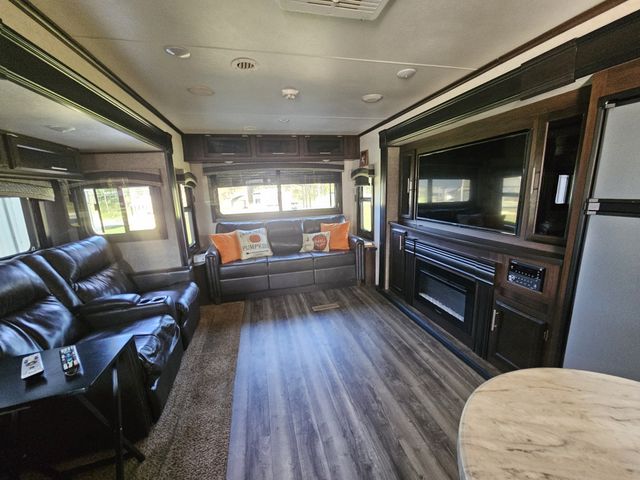 1008 Wc Pickett, Clifton, TN 38425