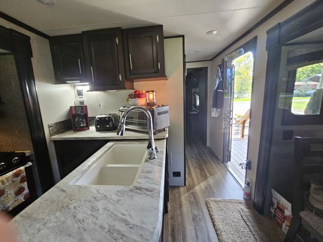 1008 Wc Pickett, Clifton, TN 38425