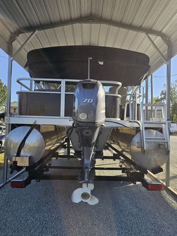 1008 Wc Pickett, Clifton, TN 38425