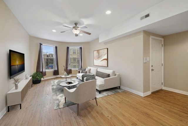 4522 S Calumet Avenue, Chicago, IL 60653