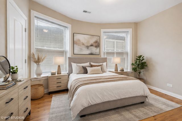 4522 S Calumet Avenue, Chicago, IL 60653