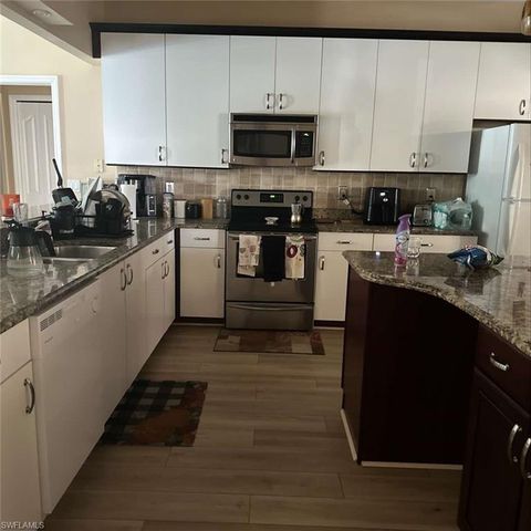 11028 Lakeland CIR, Fort Myers, FL 33913