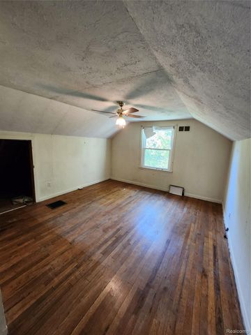 4437 Washington Street, Wayne, MI 48184