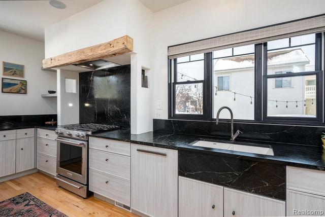 322 N 2nd Street, Grand Haven, MI 49417