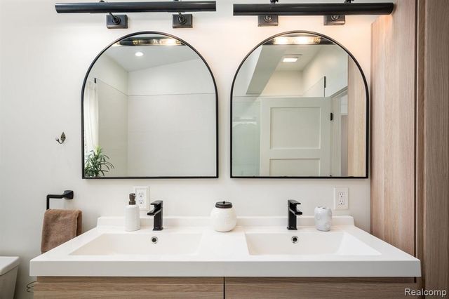 322 N 2nd Street, Grand Haven, MI 49417