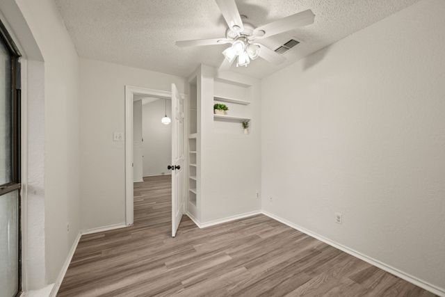 2911 Post Oak Drive, Euless, TX 76039