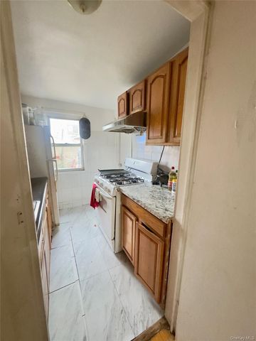 10460 Roosevelt Avenue, Corona, NY 11368