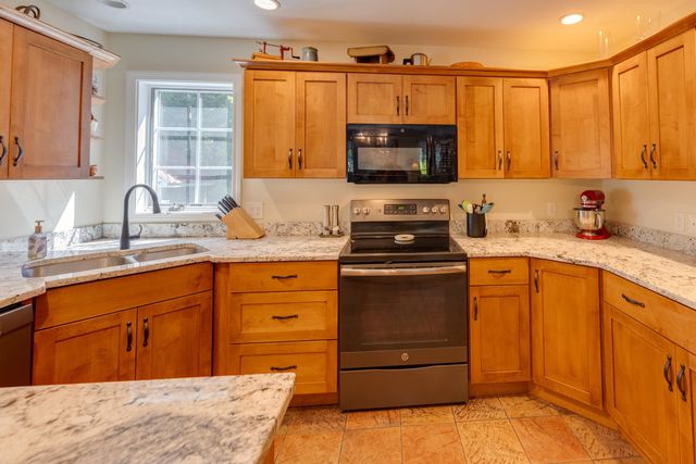 105 Loft Circle, Campton, NH 03223