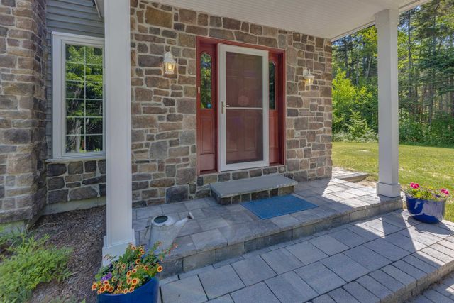 105 Loft Circle, Campton, NH 03223