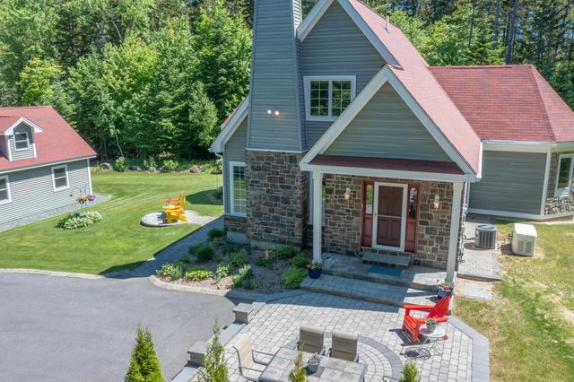 105 Loft Circle, Campton, NH 03223