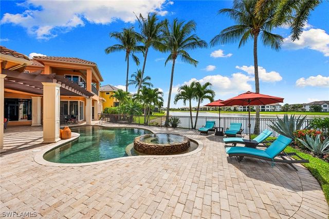 7542 Snead CT, Naples, FL 34113