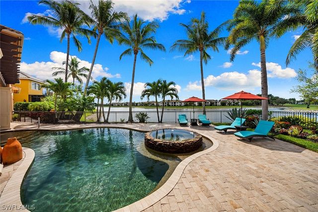 7542 Snead CT, Naples, FL 34113