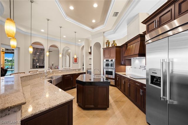 7542 Snead CT, Naples, FL 34113