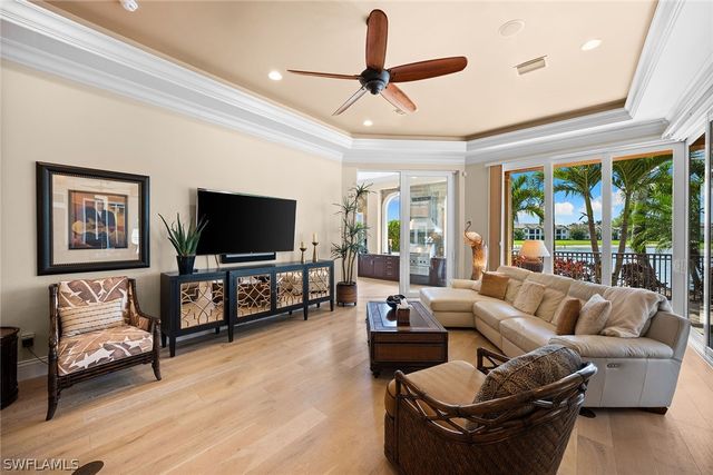 7542 Snead CT, Naples, FL 34113