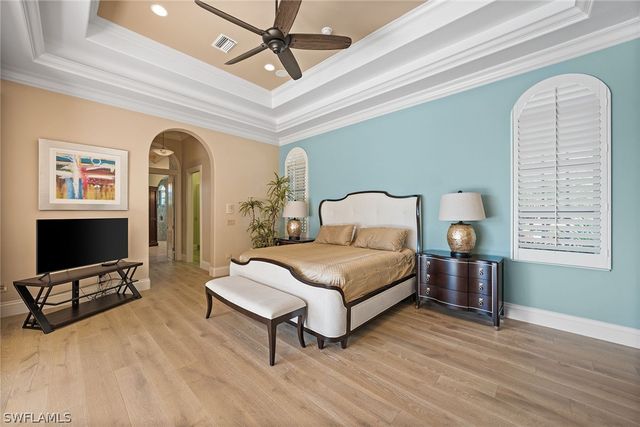 7542 Snead CT, Naples, FL 34113