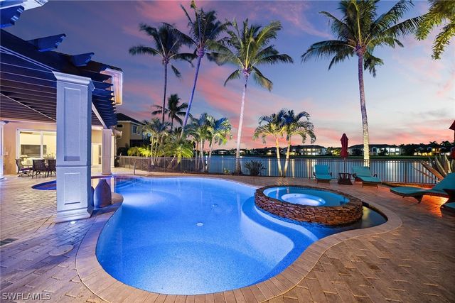 7542 Snead CT, Naples, FL 34113