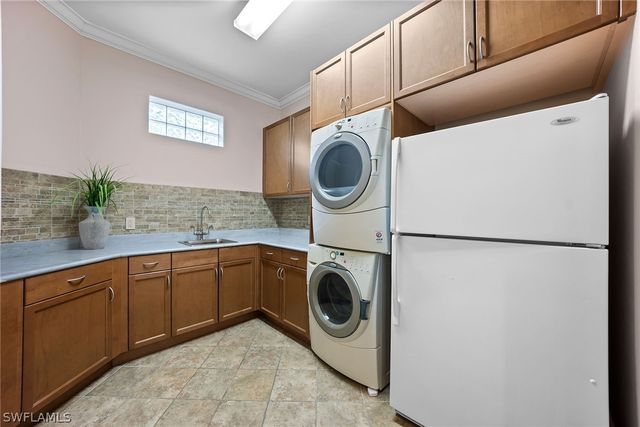 7542 Snead CT, Naples, FL 34113