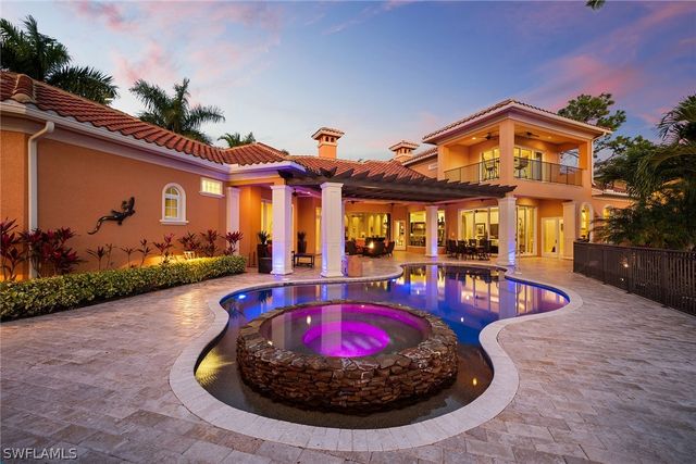 7542 Snead CT, Naples, FL 34113