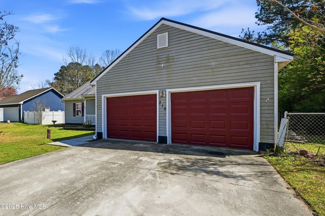 715 Stonewall Avenue, Jacksonville, NC 28540