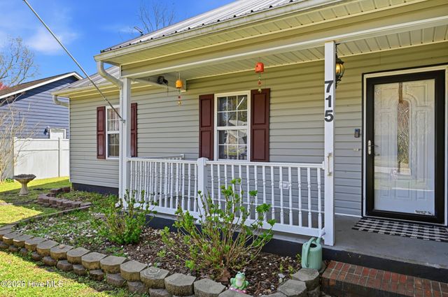 715 Stonewall Avenue, Jacksonville, NC 28540