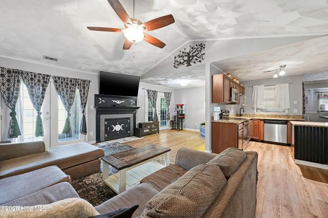 715 Stonewall Avenue, Jacksonville, NC 28540