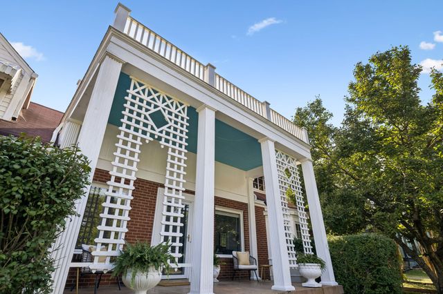 1310 Riverwood Dr, Nashville, TN 37216