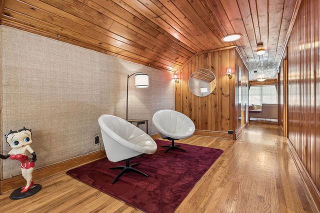 1310 Riverwood Dr, Nashville, TN 37216