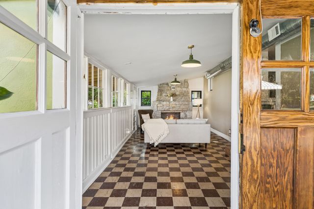 1310 Riverwood Dr, Nashville, TN 37216