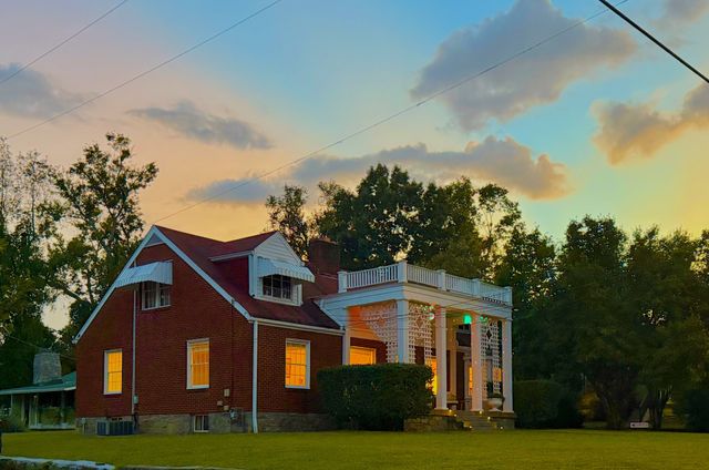 1310 Riverwood Dr, Nashville, TN 37216