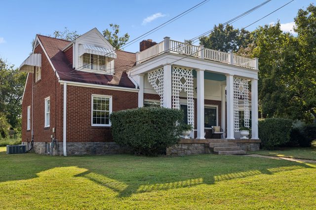 1310 Riverwood Dr, Nashville, TN 37216